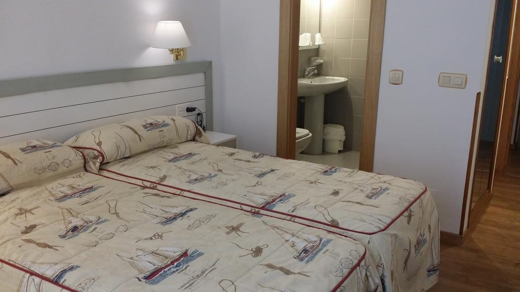 Isabel - Suarez Inclan 38 Hotel Cudillero Bilik gambar