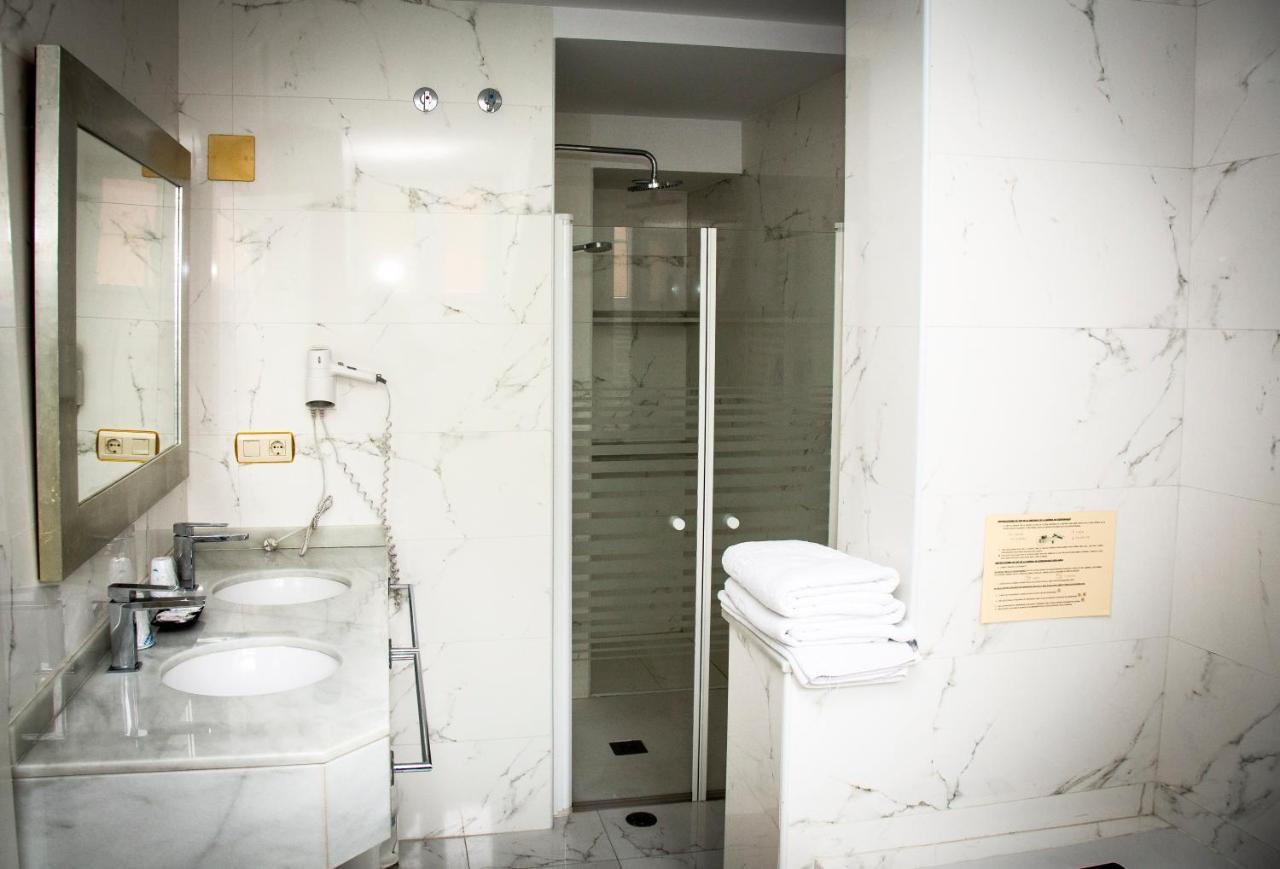 Isabel - Suarez Inclan 38 Hotel Cudillero Luaran gambar
